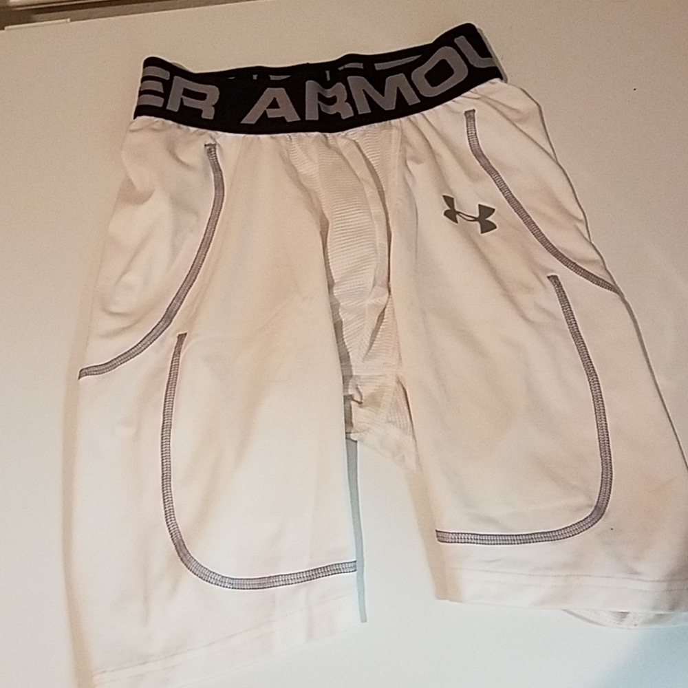🌼Under Armour Heat Gear Sliding Shorts